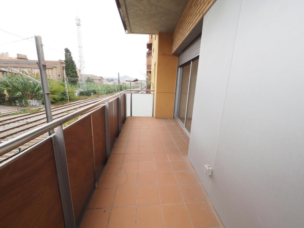 Casa con terreno edificable en Tomiño en Ripollet - Imagen 1