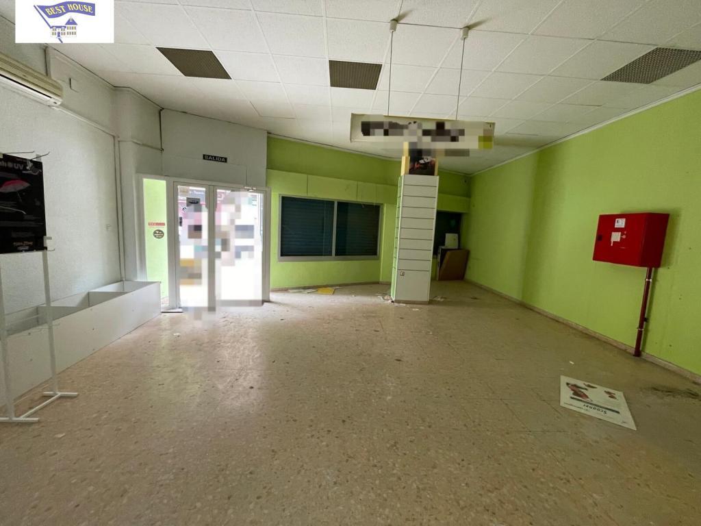 AMPLIO LOCAL COMERCIAL CON GARAJE en Albacete - Imagen 1