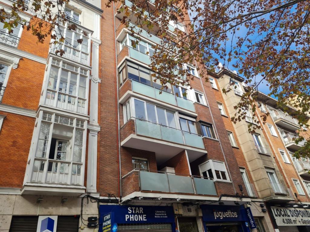 VIVIENDA ADOSADA, 3 DORMITORIOS, 2 BAÑOS, PISCINA Y JACUZZI en Valladolid - Imagen 1