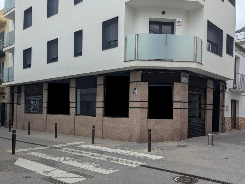 Venta de Local en Roses en Figueras - Imagen 1