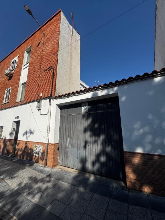 Garaje en Renta en Madrid en San Fernando de Henares - Imagen 1