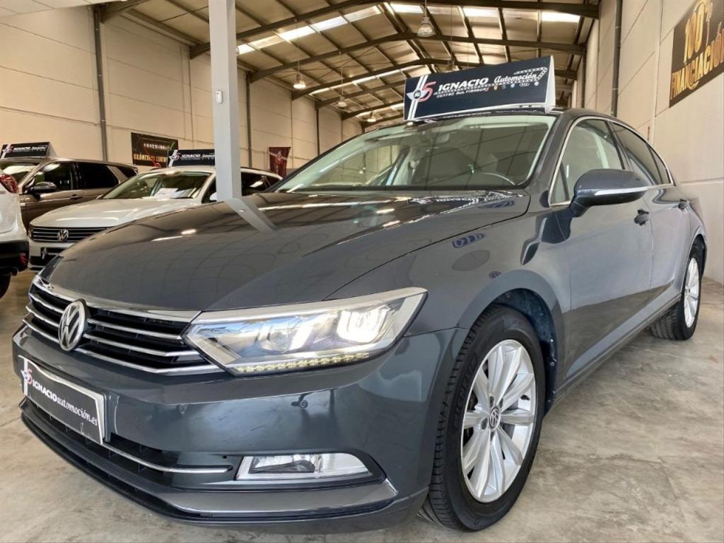 VOLKSWAGEN Passat en Sant Andreu de la Barca - Imagen 1