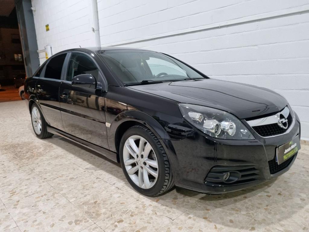 OPEL Vectra en Coria del Río - Imagen 1