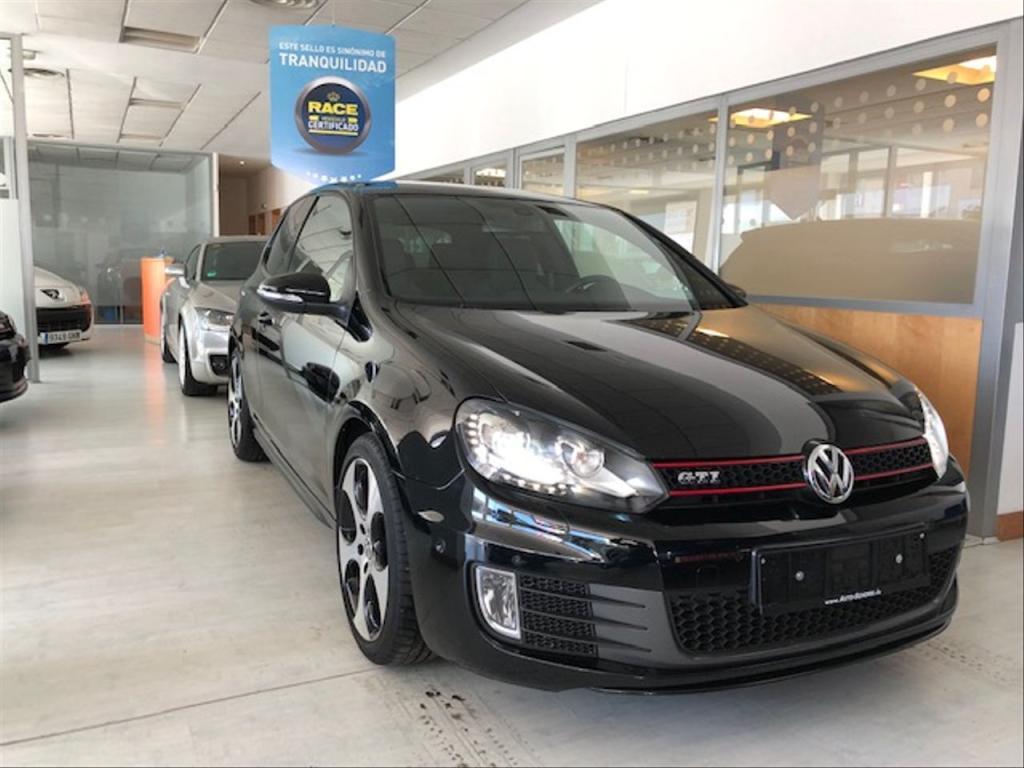VOLKSWAGEN Golf en Santiago de Compostela - Imagen 1