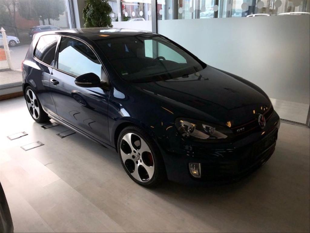VOLKSWAGEN Golf en Santiago de Compostela - Imagen 1