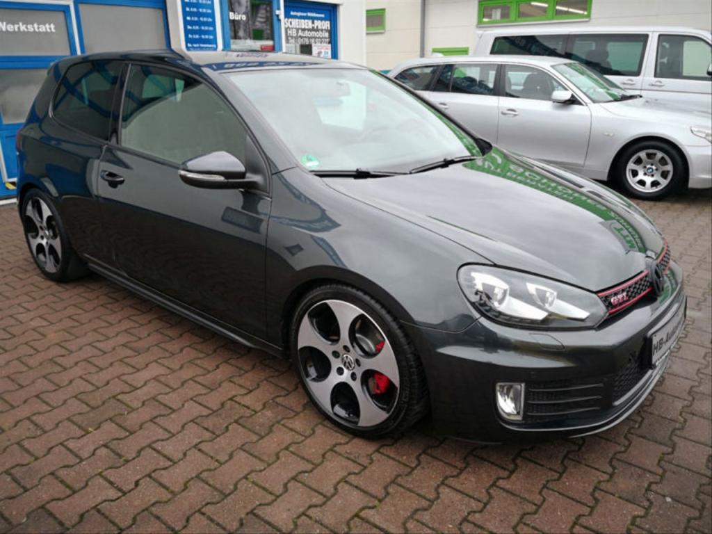 VOLKSWAGEN Golf en Santiago de Compostela - Imagen 1