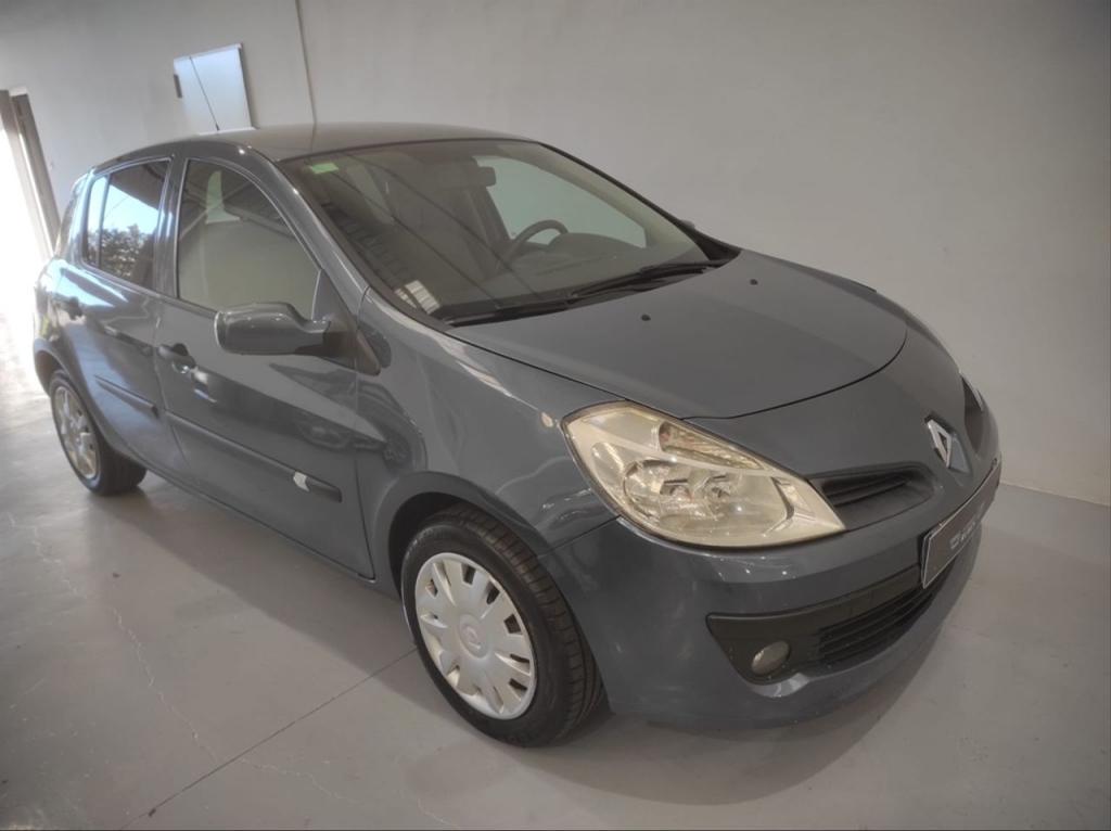 RENAULT Clio en Toledo - Imagen 1