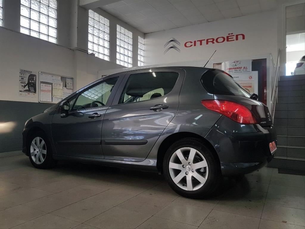 PEUGEOT 308 en Ponferrada - Imagen 1
