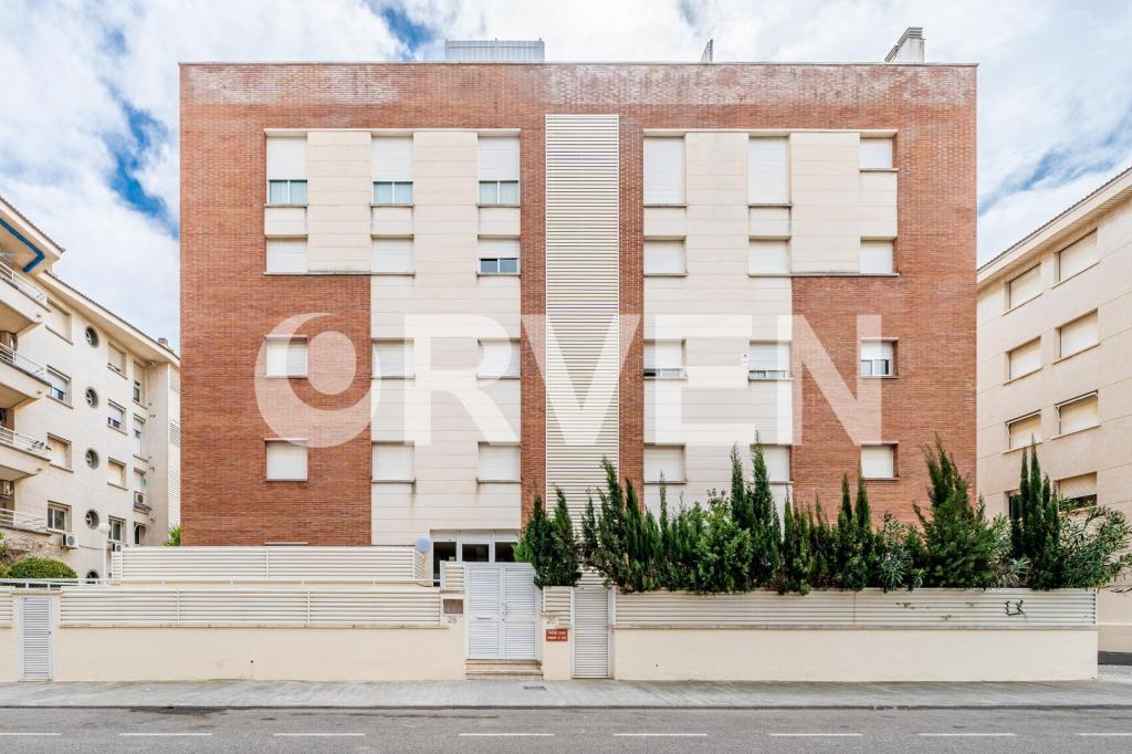 EDIFICIO 9 APARTAMENTOS en Tarragona - Imagen 1
