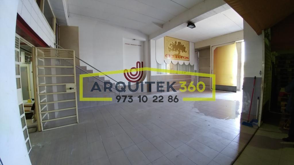 CHALET CONVERTIDO EN APARTAMENTOS en Lleida - Imagen 1
