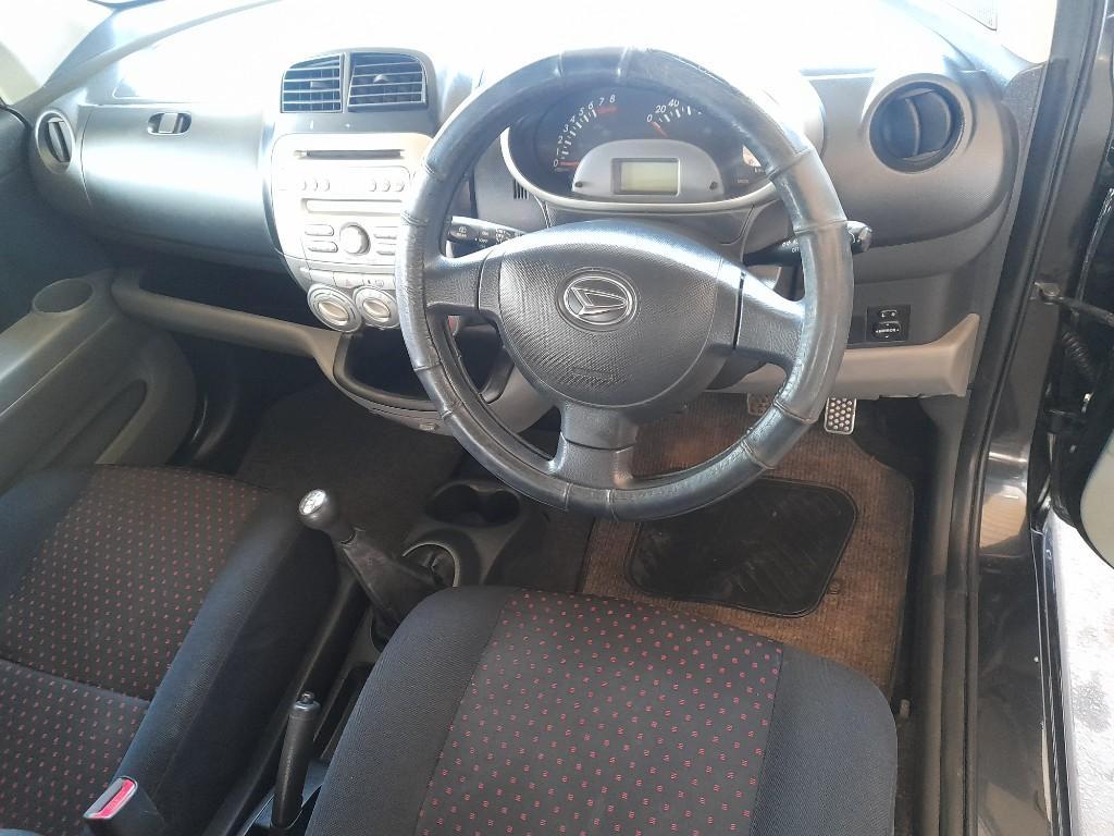 Pre-owned 2010 Daihatsu Srion 1.0 Engine Capacity Sport with Ma in Bedfordview - Image 20