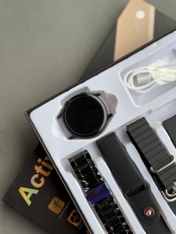 Samsung combo smart watch in Vazhuthacaud - Image 4