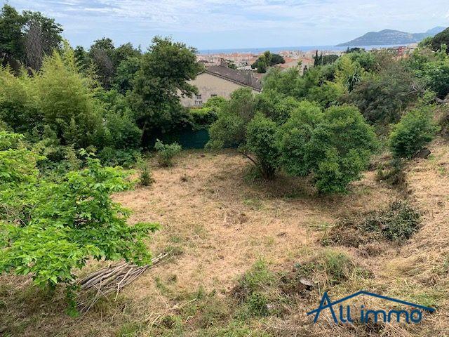 TERRAIN CONSTRUCTIBLE à Antibes - Photo 1