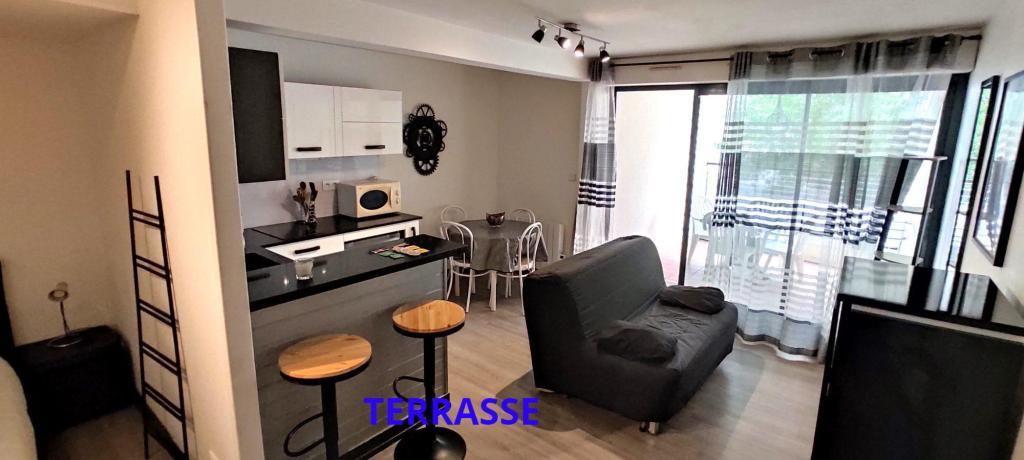 APPARTEMENT ET TERRASSE à La Rochelle - Photo 1