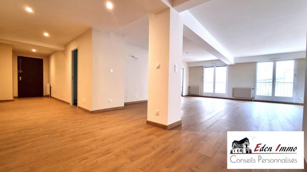 PLATEAU : GRAND T4 ENTIEREMENT RENOVE à Angoulême - Photo 1