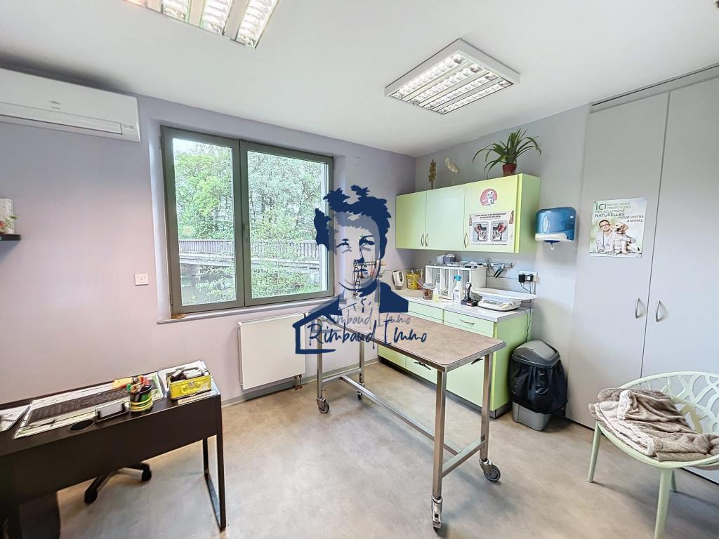 Bâtiment professionnel à Limoges - Photo 1