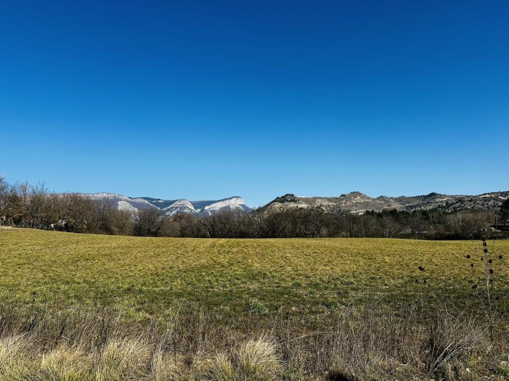 Terrain constructible 768m² à Gap - Photo 1