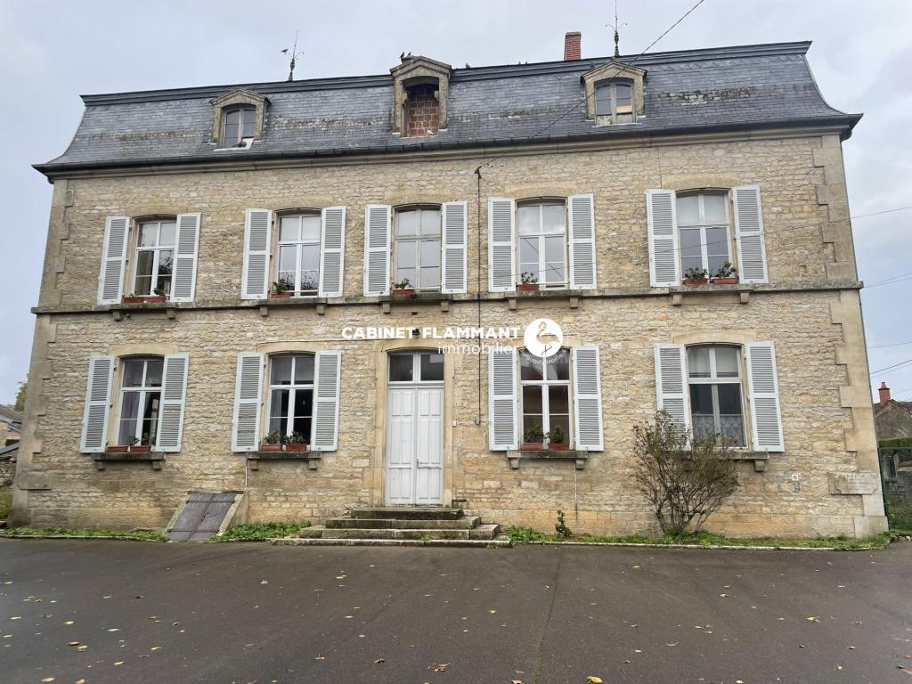 MAISON TRADITIONNELLE à Chaumont - Photo 1