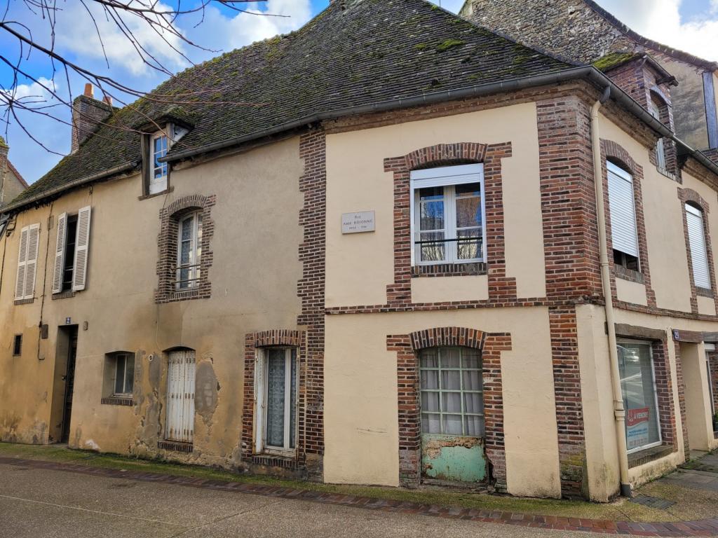 MAISON AVEC DEUX LOGEMENTS à Dreux - Photo 1