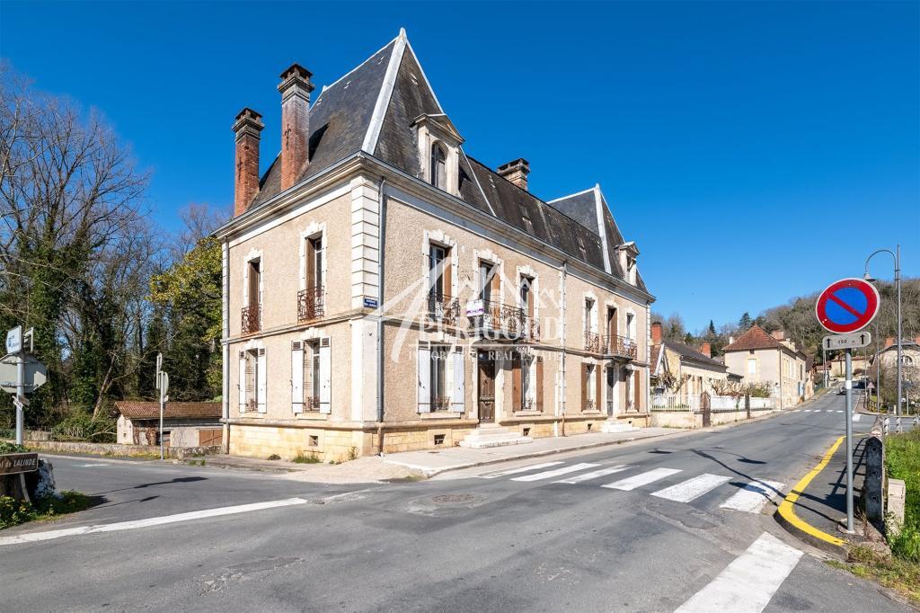 À RÉNOVER - MAISON BOURGEOISE DANS VILLAGE à Bergerac - Photo 1