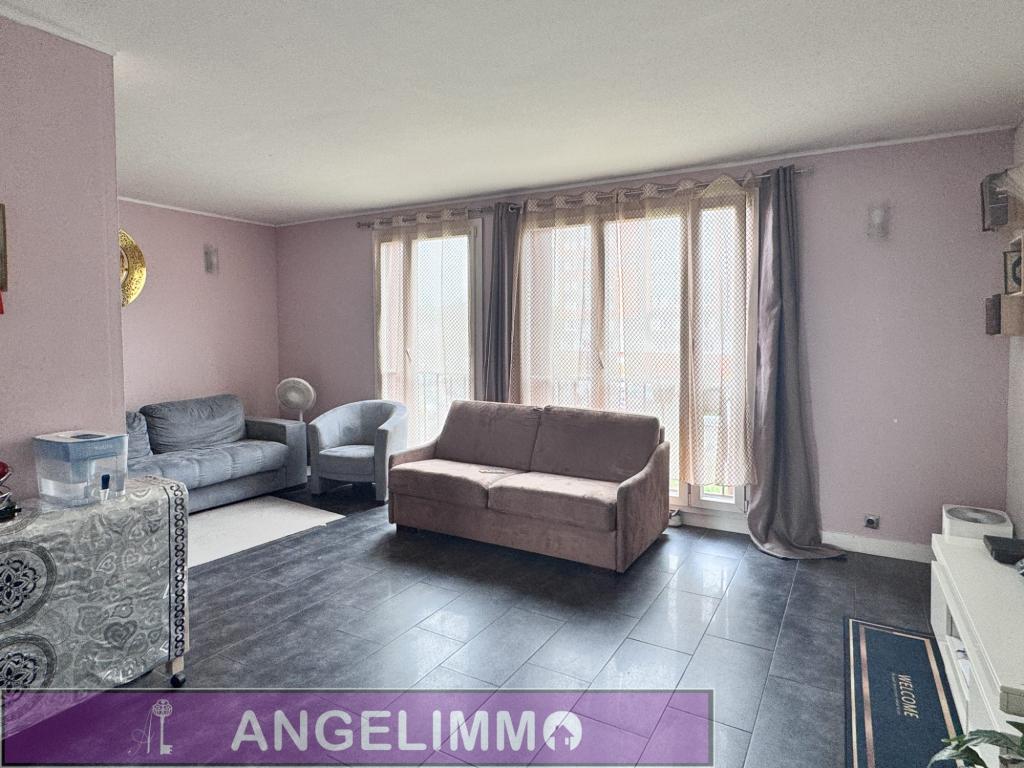 APPARTEMENT 4 PIÈCES à Paris - Photo 1