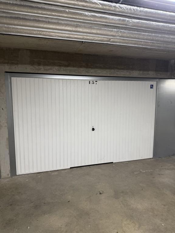 Garage PMR à Lyon - Photo 1