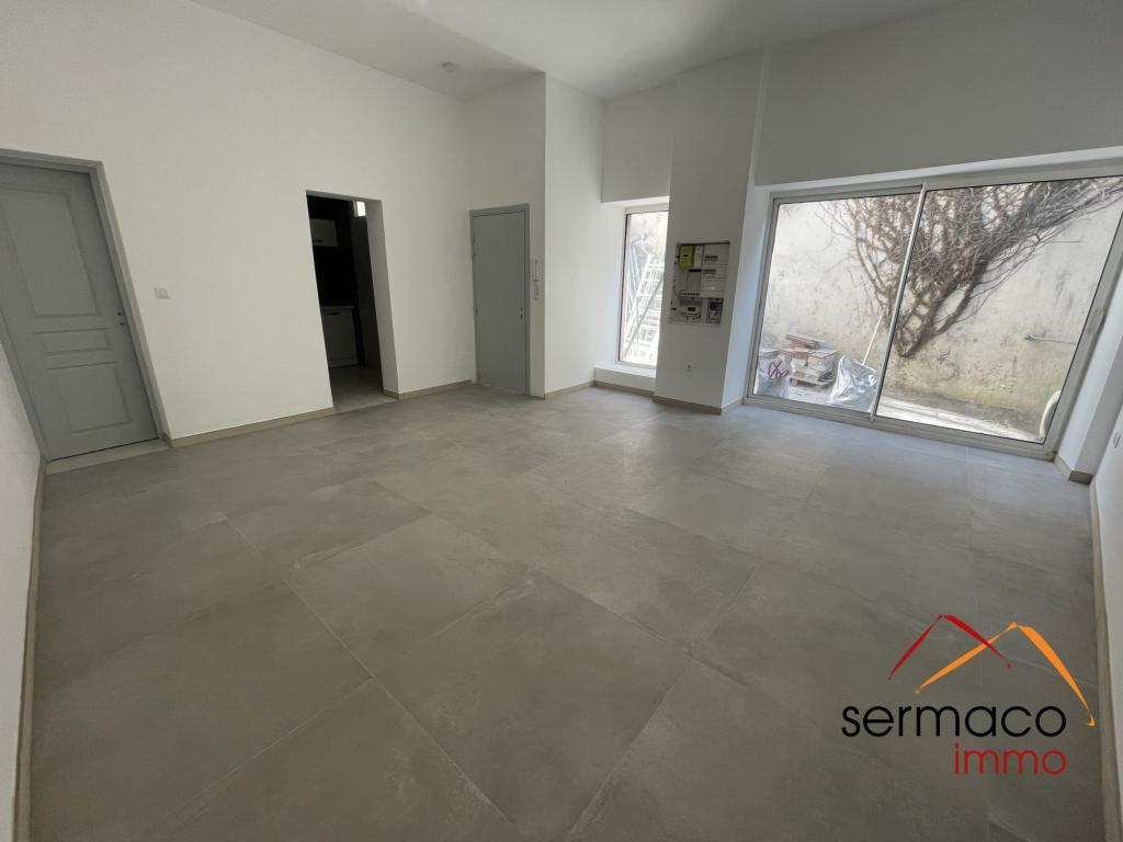 Studio rénové au RDC à Sarreguemines - Photo 1