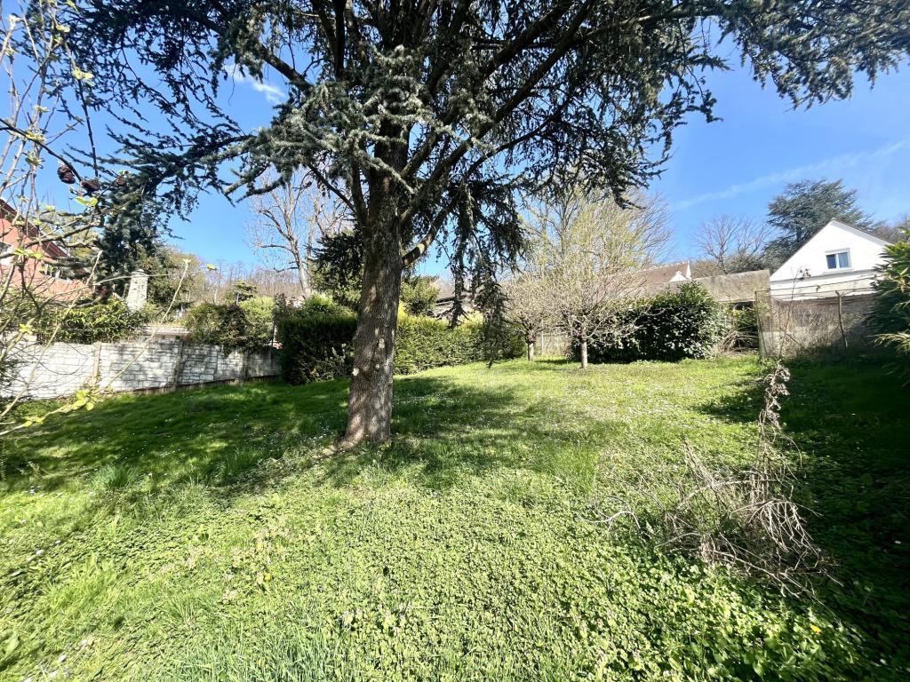 Terrain constructible à Goussainville - Photo 1