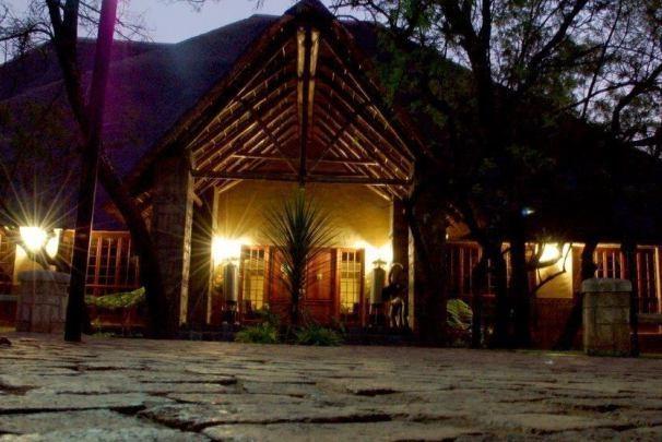 Guest House 1077-ref-1068 for Sale in Roodeplaat Dam, Roodeplaat in Mamelodi - Image 1