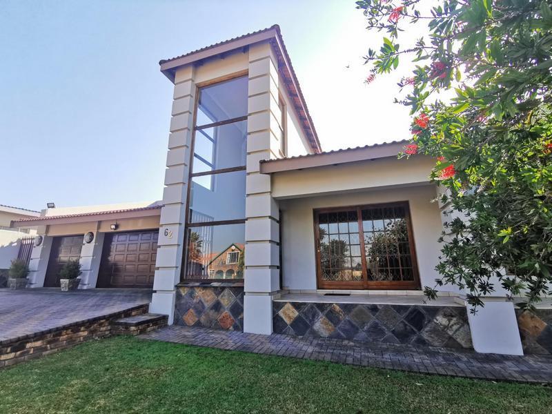 House 761-ref-4145 for Sale in Rothdene, Meyerton in Vereeniging - Image 1