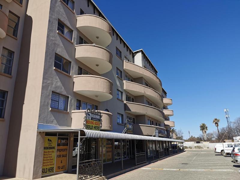Apartment / Flat 1254-ref-443 for Sale in Die Bult, … in Beaufort West - Image 1