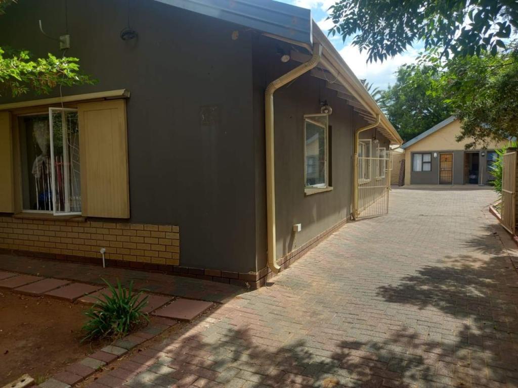 STUDENT ACCOMMODATION OPPORTUNITY OF A LIFETIME! in Bloemfontein - Image 1
