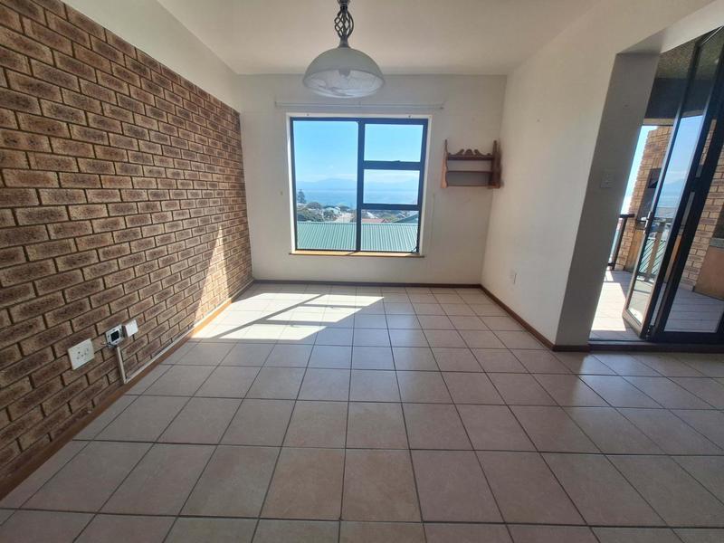 Apartment / Flat 755-ref-717 for Sale in Mossel Bay, Mossel Bay in Mossel Bay - Image 1