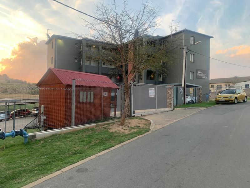 Apartment / Flat 2859-ref-155 for Rent in Fleurhof, Roodepoort in Johannesburg - Image 1