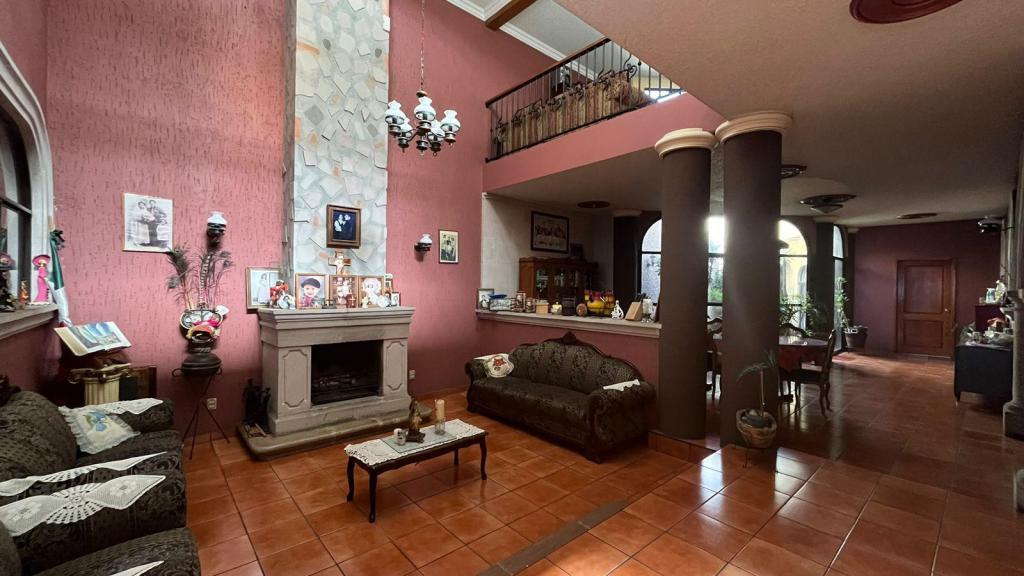 HERMOSA CASA EN VENTA en Morelia - Imagen 1