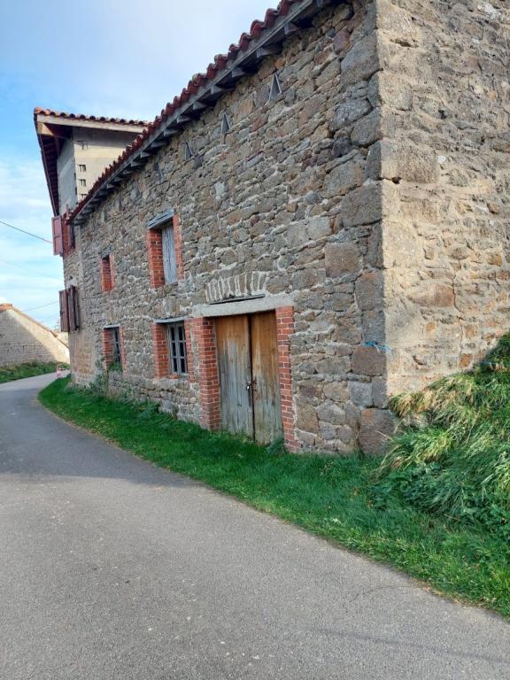 GRANGE A RENOVER à Roanne - Photo 1