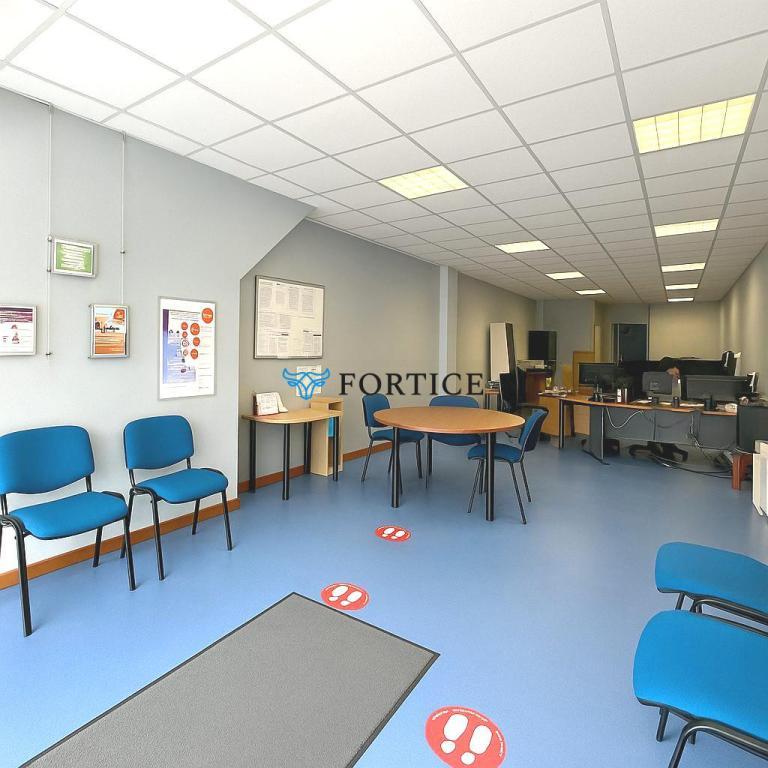 Local Hyper Centre à Lens - Photo 1