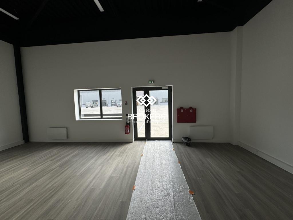 Entrepôt/Activités aux Pavillons-sous-Bois - Photo 1