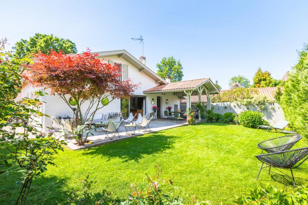 MAISON RÉNOVÉE PROCHE DU BOURG à Anglet - Photo 1
