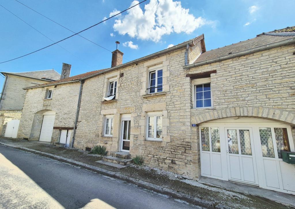 MAISON FAMILIALE à Chaumont - Photo 1
