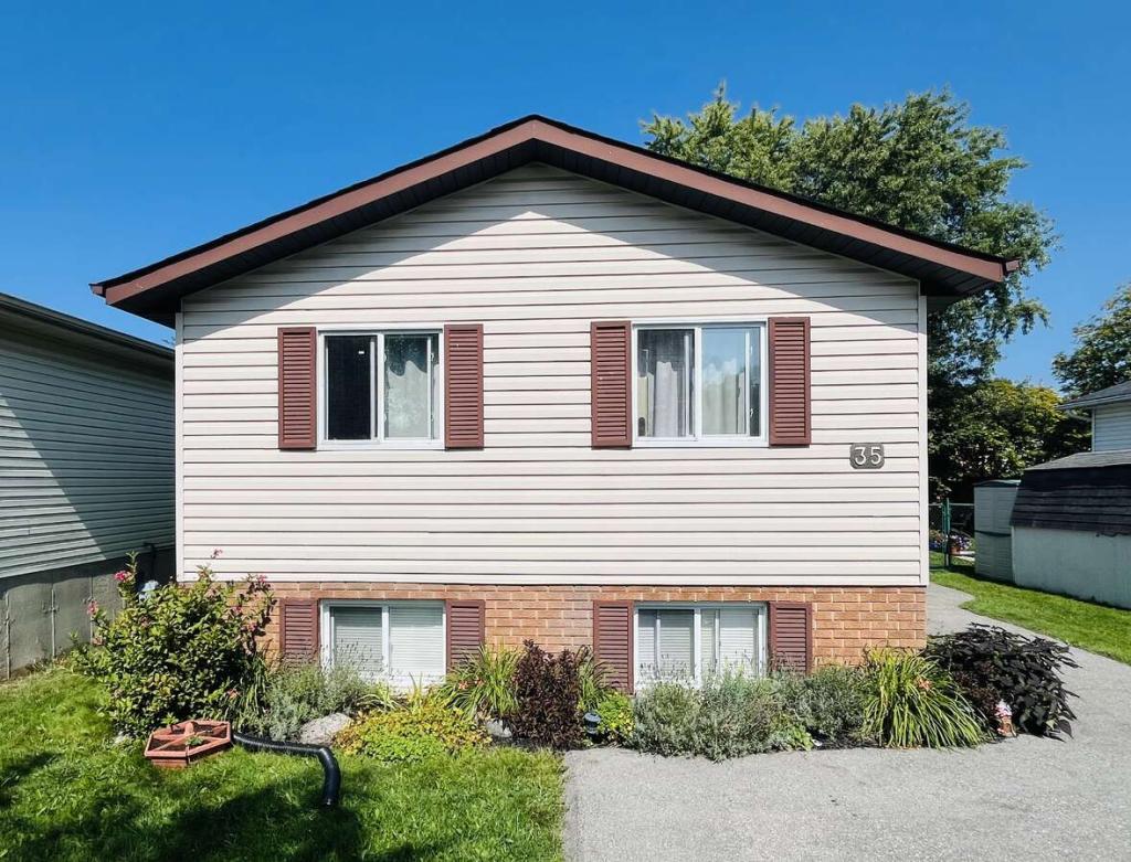Income Potential on Tranquil Dillon Drive! in Calgary - Image 1