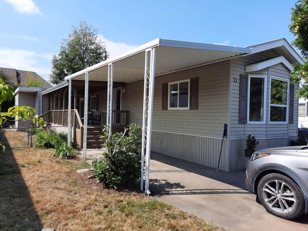 3 Bedroom with yard in Ottawa - Image 1