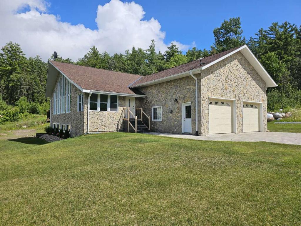 Lakefront Property - Rutherglen in Oshawa - Image 1