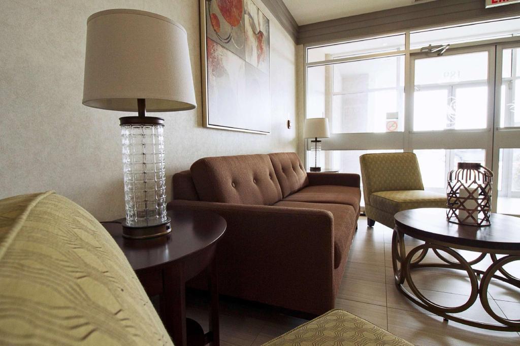 Best Western Swan Castle Inn in Canada - Image 1