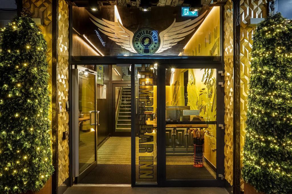 Temple Bar Inn in Ireland - Image 1