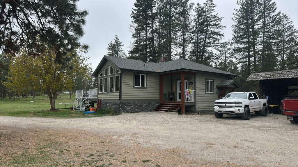 Acreage For Sale in Okotoks - Image 1