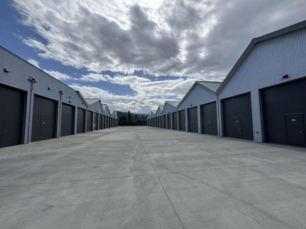 Premium Newly Built Multipurpose Storage! in Courtenay - Image 1