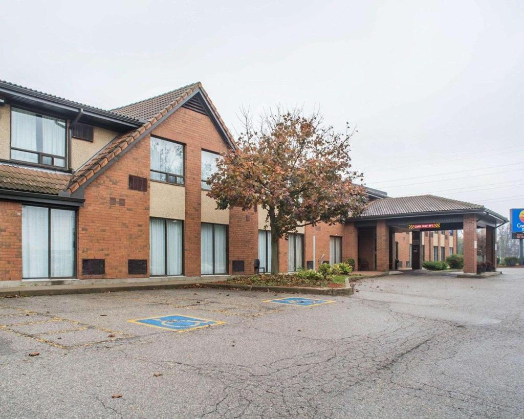 Comfort Inn in Canada - Image 1