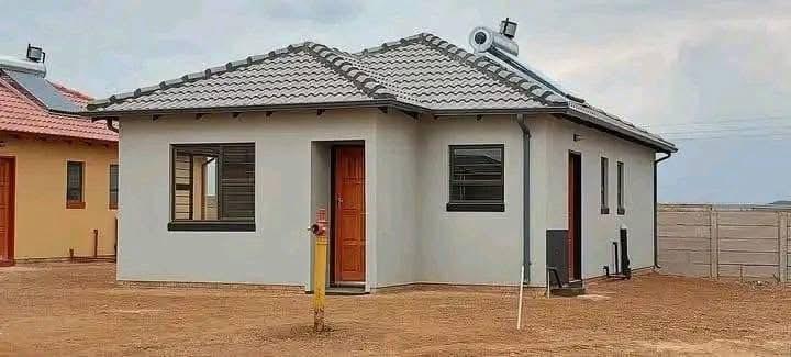 NEW RDP HOUSE FOR SALE IN GAUTENG PROVINCE CONTACT MR MATLOU in Germiston - Image 2