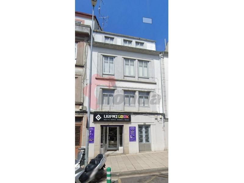 Edificio en Ronda da Muralla en Lugo - Imagen 1